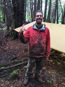 Sebastien tout plein de boue et souriant devant l'adversité!