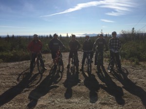 Nous voilà!  De gauche à droite.  Pierre Minville de Gaspé!  Grimpeur de montagne émérite et notre boss a Gaspé.  Jérome Pelland, Maxime Richard-Germain, Junior Belleville, Sébastien Boismenu et Pierre Etienne Ayotte.  Philippe Lapointe se reposait cette journée-là!