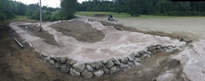 Un pumptrack en 5 jours et avec 3 gars c'est possible? Oui ce l'est! Beau projet à St-Raymond avec Maxime et Junior.